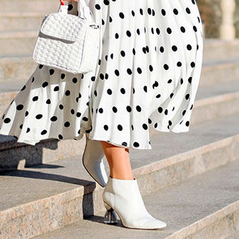 Shoes,-The-white-boots Shoes? The white boots